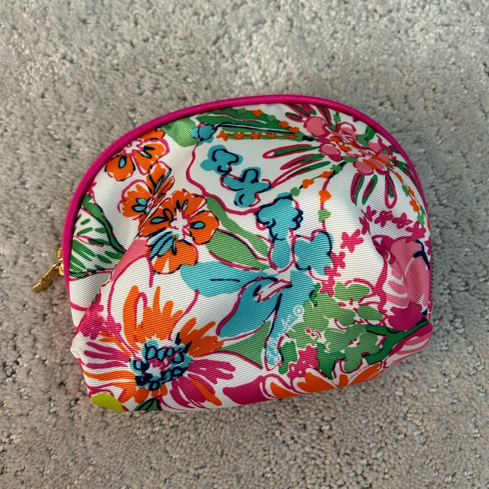 Nosey posey pouch